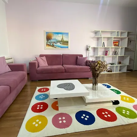 Valeur Penthouse Center * טיראנה