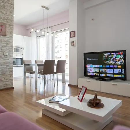 Valeur Penthouse Center דירה טיראנה