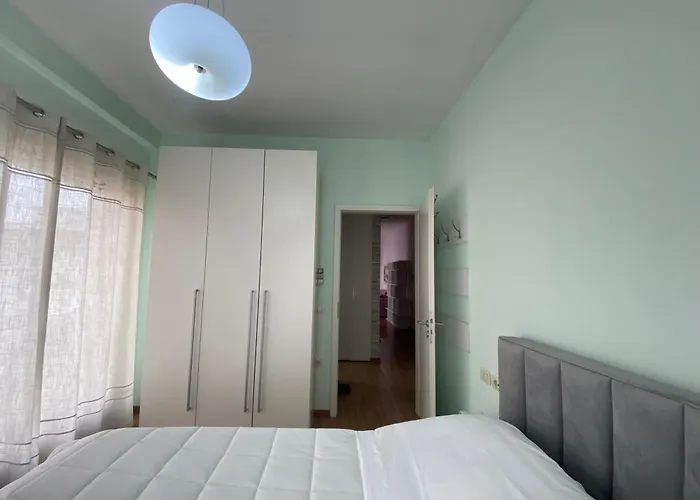 Valeur Penthouse Center アパート